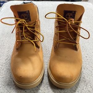 Timberland youth boys size 5.